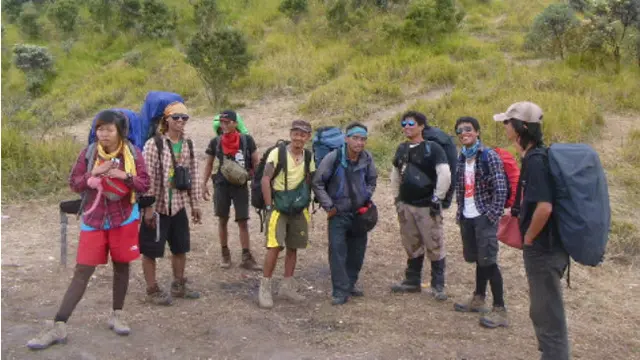 Perjumpaan dengan Dimensi Lain di Balik Gunung