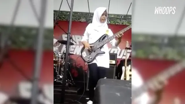 Kemampuan bermusik mereka ketiga tak bisa dipandang sebelah mata begitu saja.