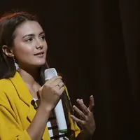 Dunia hiburan memang rentan dengan narkoba, sehingga banyak yang sudah kedapatan menggunakan barang haram itu oleh pihak berwajib. Meski begitu, aktris Amanda Rawles tak takut. (Deki Prayoga/Bintang.com)