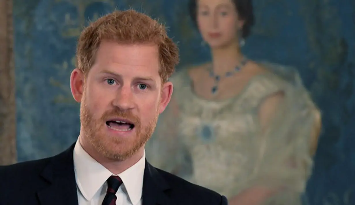 Sejak kecil, hidup mewah dengan barang-barang mahal sudah melekat dalam kehidupan Pangeran Harry. Lalu, bagaimana dengan konsep pernikahannya nanti bersama dengan Meghan Markle? (AFP/Toby Melville)