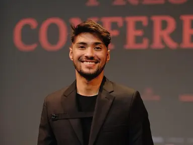 Refal Hady membagikan momen gala premiere film yang disutradarai oleh William Chandra itu. Potret gantengnya seketika jadi sorotan para netizen. (Liputan6.com/IG/@refalhady).