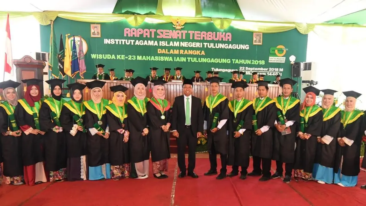 Ketua Umum PPP Romahurmuziy bersama mahasiswa