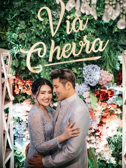 <p>Via Vallen dan Chevra Papinka (Instagram/moirephoto)</p>