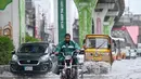 Data dari Badan Penanggulangan Bencana Nasional setempat, antara 26 Juni dan 14 Juli 2025, menunjukkan bahwa sengatan listrik merupakan penyebab utama kematian, diikuti oleh banjir bandang. (Aamir Qureshi/AFP)