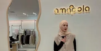 Sebagai seorang model ternama sekaligus entrepreneur, Paula tampil sebagai definisi seorang lady boss dengan gaya yang penuh kelas dan karisma. [@paula.verhoeven].