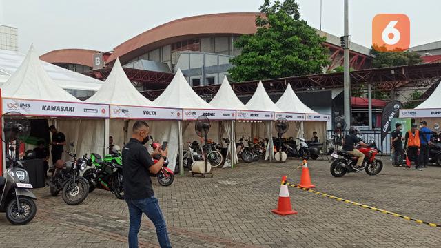 Arena test ride di pameran IIMS Hybrid 2022 (Fahmi/Liputan6)