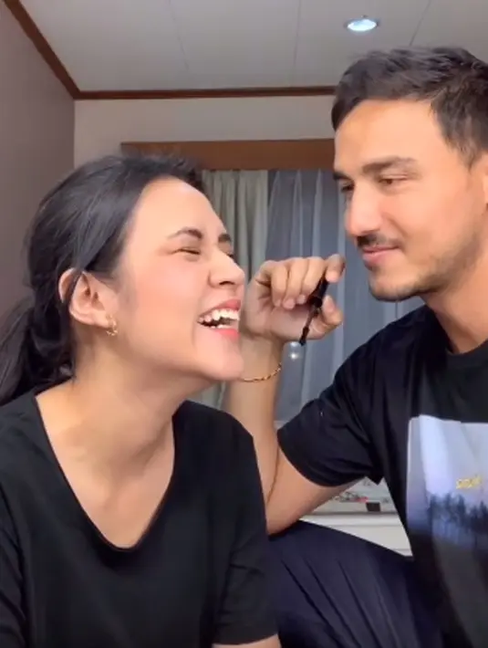 (Instagram/raisa6690)