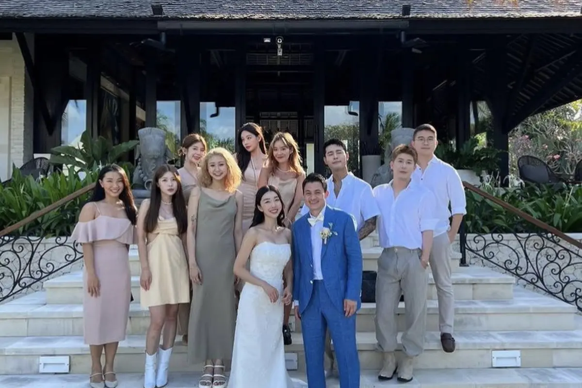 Tampilan Bridesmaid Resepsi Pernikahan Youtuber Sunny Dahye