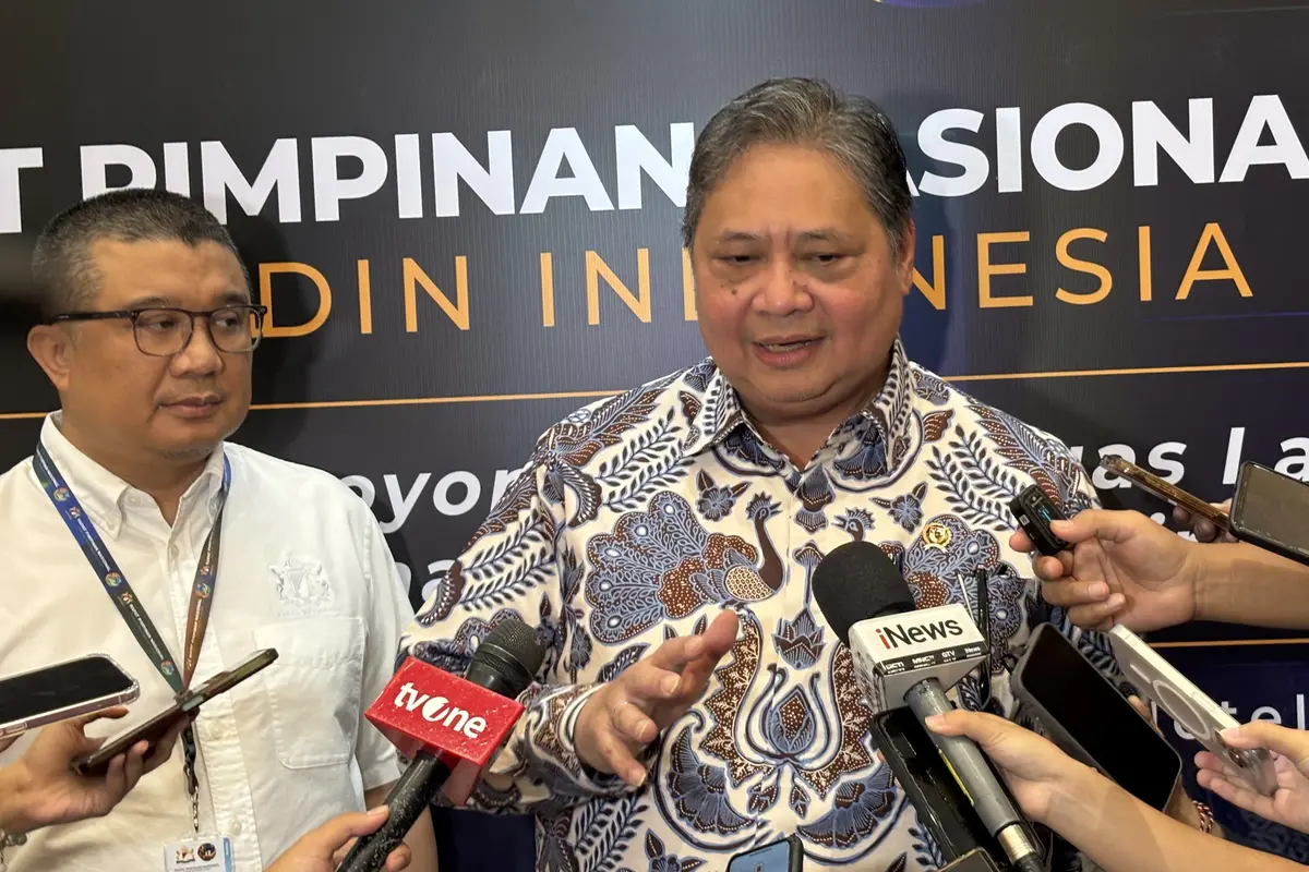 Menteri Koordinator Bidang Perekonomian Airlangga Hartarto dalam Rapimnas KADIN, di Park Hyatt, Jakarta, Senin (1/12/2025). (Liputan6.com/Tira)