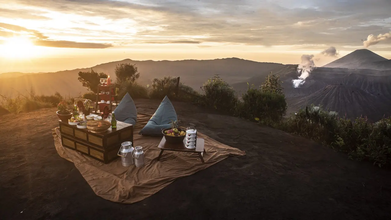 Piknik di sekitar Bromo dari Plataran Bromo/Instagram @plh.bromo