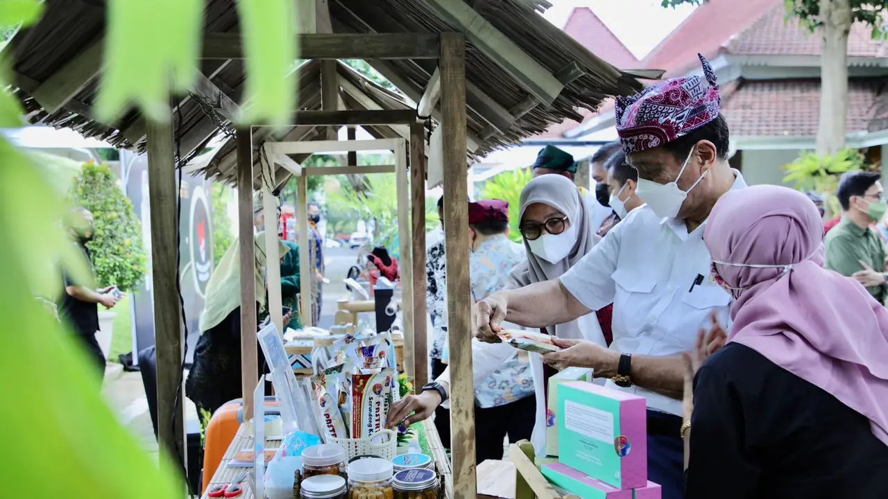 Menko Luhut Apresiasi Pengelolaan Sampah dan Kemajuan Produk UMKM di Banyuwangi