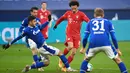 Liverpool akhirnya mendapatkan bek baru untuk menambal bocornya lini pertahanan. Kali ini The Reds resmi mendatangkan Ozan Kabak dari klub asal Jerman, Schalke. (AFP/Ina Fassbender)