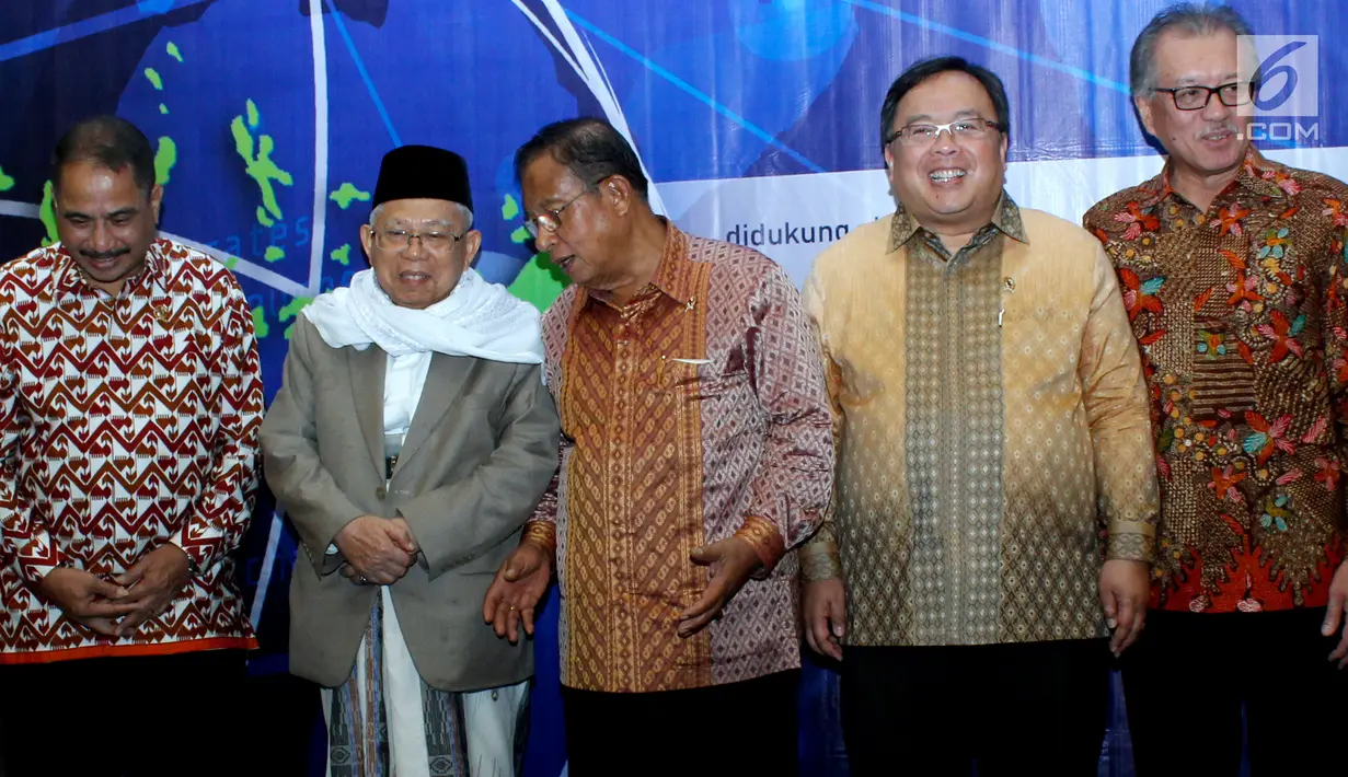 Menpar Arif Yahya, Ketua MUI KH. Ma'ruf Amin, Menko Perekonomian Darmin Nasution, Menteri PPN/Kepala Bappenas Bambang Brodjonegoro pada pembukaan Roundtable High Level Discussion di Kantor Bappenas, Jakarta, Rabu (25/07). (Liputan6.com/HO/Bappenas)