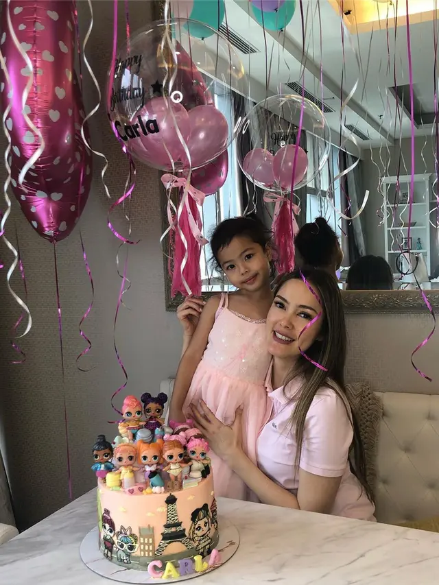 Jadi Single Mom, Ini 6 Potret Cathy Sharon dengan Kedua Anaknya