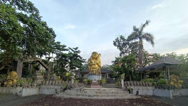 Potret Patung Arca (Sumber: kabartulungagung.com)