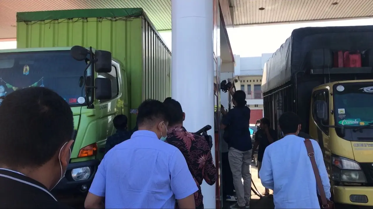 Solar subsidi langka di Sumbar. (Liputan6.com/ Novia Harlina)