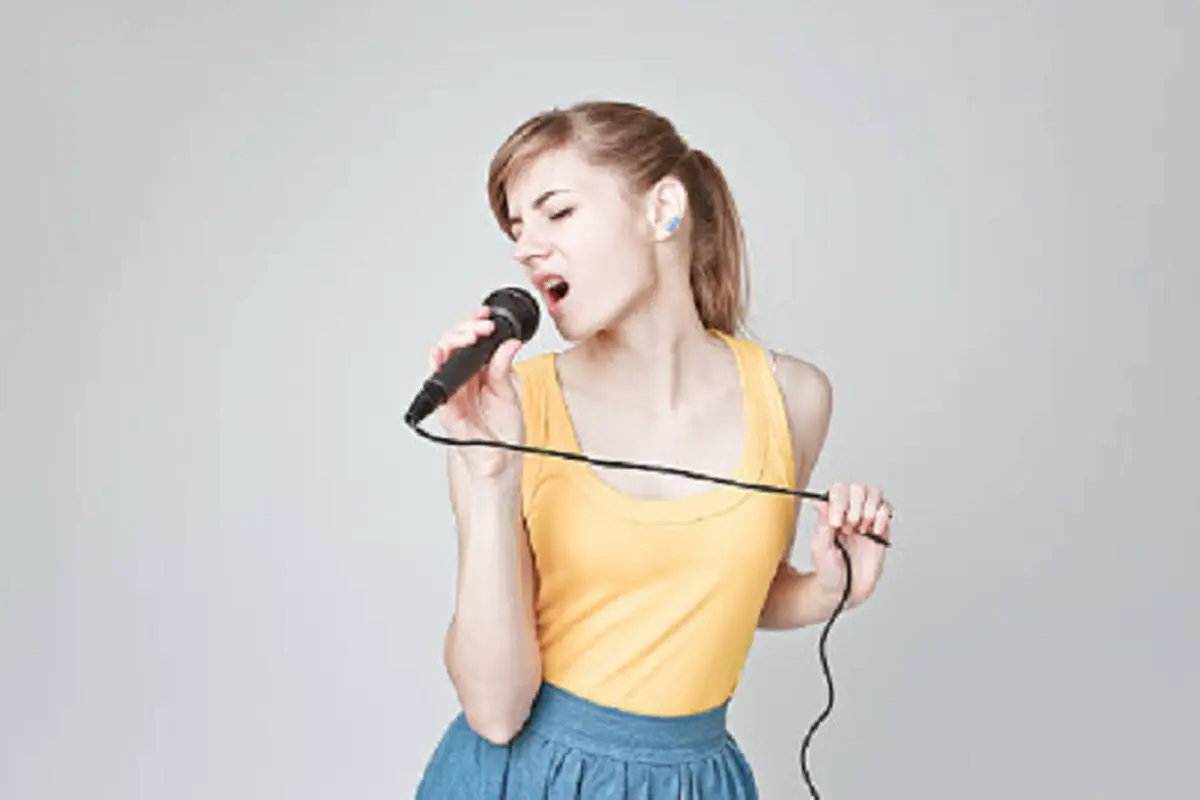 Ilustrasi bernyanyi (iStock)