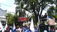 Di Hari Perempuan Internasional, Ratusan Buruh Tolak Omnibus Law Cipta Kerja