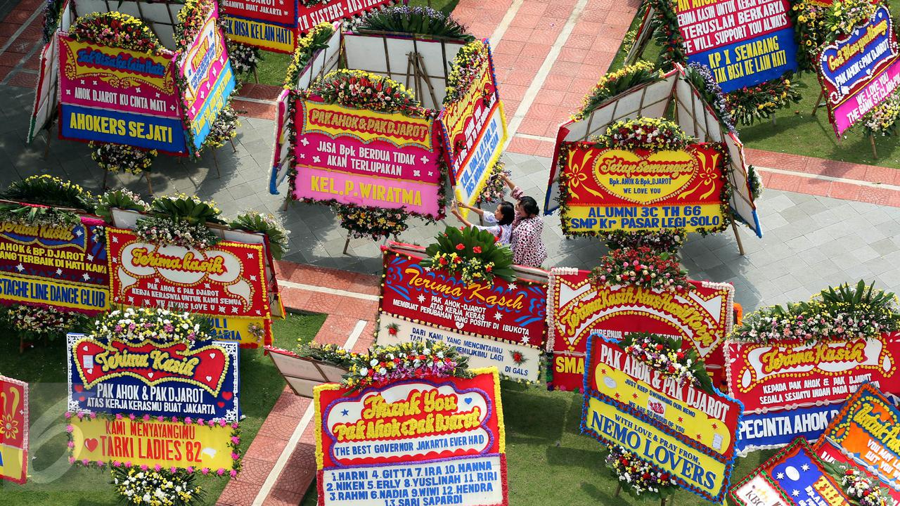 Karangan Bunga untuk Ahok Djarot