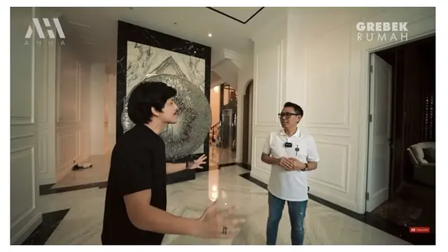 12 Potret Rumah Mewah Eko Patrio, Ada Kolam Renang Rooftop
