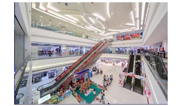 Pria Ini Tinggal di Bawah Tangga Mall Selama 6 Bulan Tanpa Ketahuan, Aksinya Jadi Sorotan