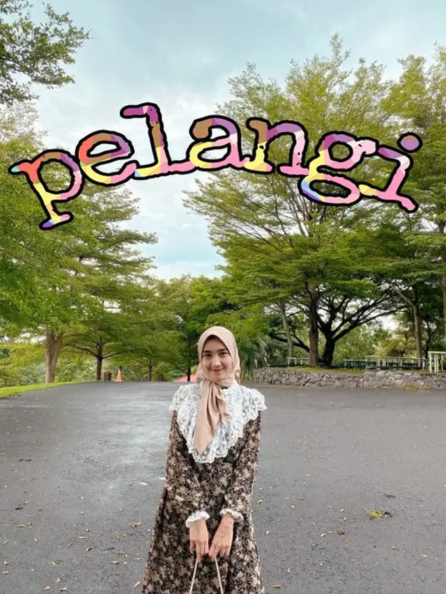 Cewek Ini Minta Fotonya Diedit Ada Pelangi, 6 Kreasi Netizen Kocak