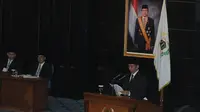 Jokowi membacakan pidato pengunduran dirinya sebagai gubernur di Rapat Paripurna DPRD DKI Jakarta, (2/10/14). (Liputan6.com/Herman Zakharia) 