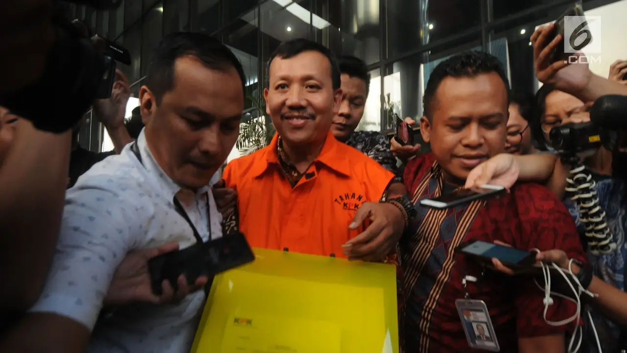 Sekda Jabar Iwa Karniwa Resmi Ditahan KPK