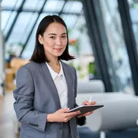 Ilustrasi perempuan cantik dan berkelas/copyright shutterstock.com/insta_photos