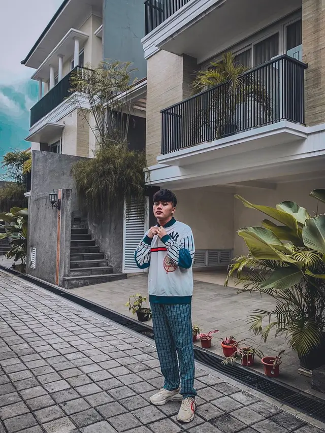 Bergaya Minimalis, Ini 7 Potret Rumah Rizky Febian yang Berhantu