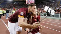 Totti Belum Pasti Pensiun Bersama AS Roma 