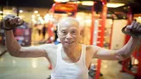 Dalam usia 93 tahun, Shen Hua tidak pernah absen ke gym sejak 20 tahun lalu. (Shanghaiist)