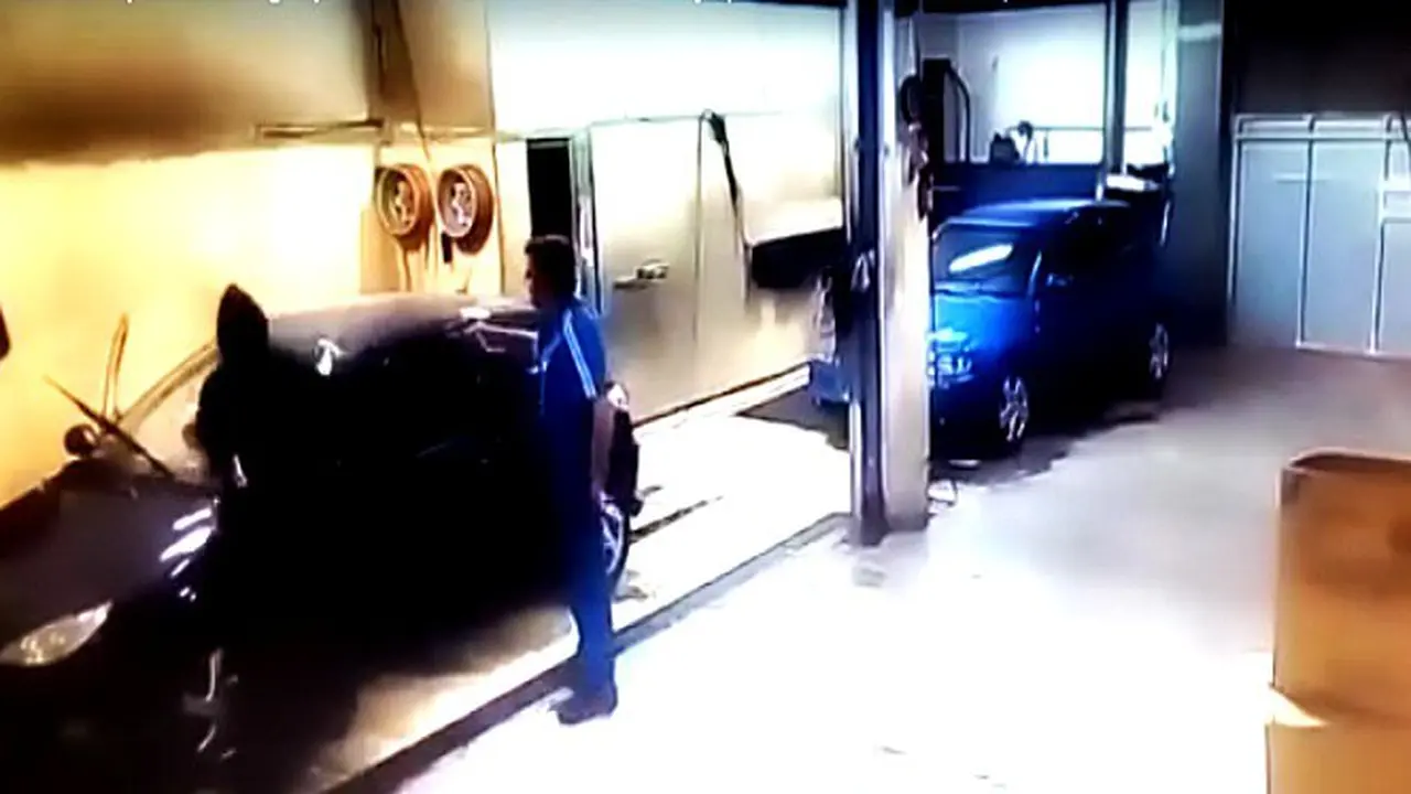 Gagal Melarikan Diri, Perampok Malah Disuruh Cuci Mobil Korban