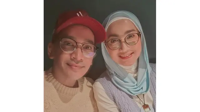 6 Potret Kedekatan Ruben Onsu dan Desy Ratnasari yang Jadi Sorotan, Merasa Nyaman