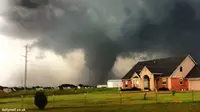 Tornado Oklahoma Lebih Dahsyat dari Bom Atom Hiroshima!