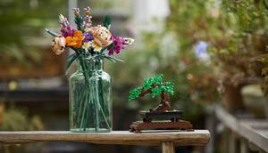 Lego Botanical Collection terdiri dari Lego Flower Bouquet dan Lego Bonsai Tree
