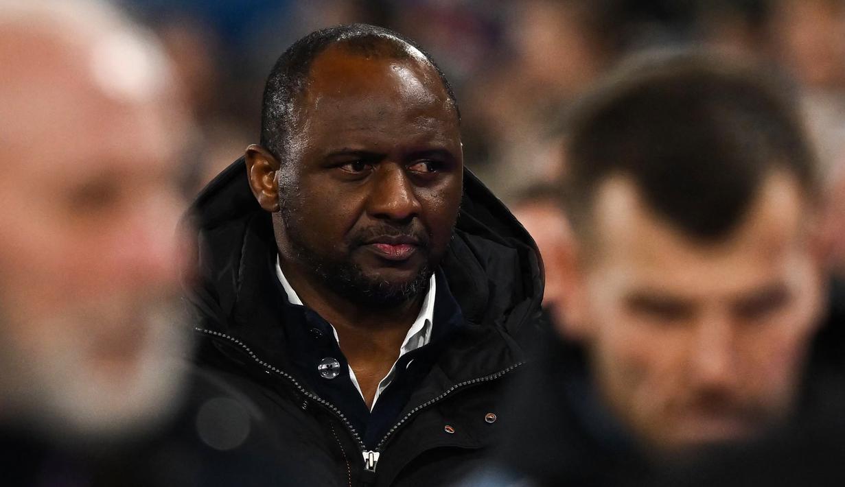 Pelatih Crystal Palace, Patrick Vieira jelang menghadapi Newcastle United pada laga Liga Inggris 2022/2023 di Selhurst Park, London (21/1/2023). Patrick Vieira yang menjabat pelatih Crystal Palace sejak awal musim 2021/2022 dipecat pada 17 Maret 2023 setelah mengalami rentetan hasil buruk sejak awal tahun 2023. (AFP/Ben Stansall)