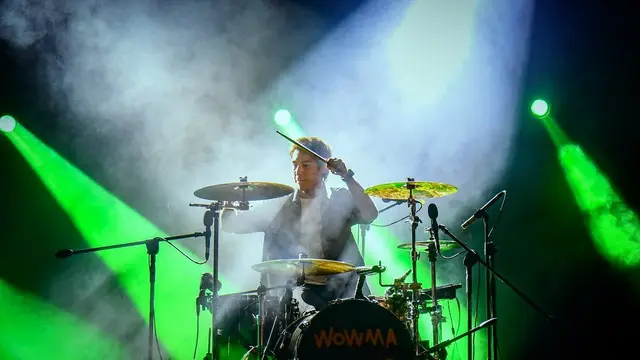 7 Potret El Rumi di Pestapora 2023, Jadi Drummer The Changcuters