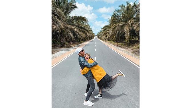 6 Momen Mesra Fikoh LIDA dan Fomalhaut Usai Menikah, Makin Lengket (sumber: Instagram.com/iamfomalhautzamel)