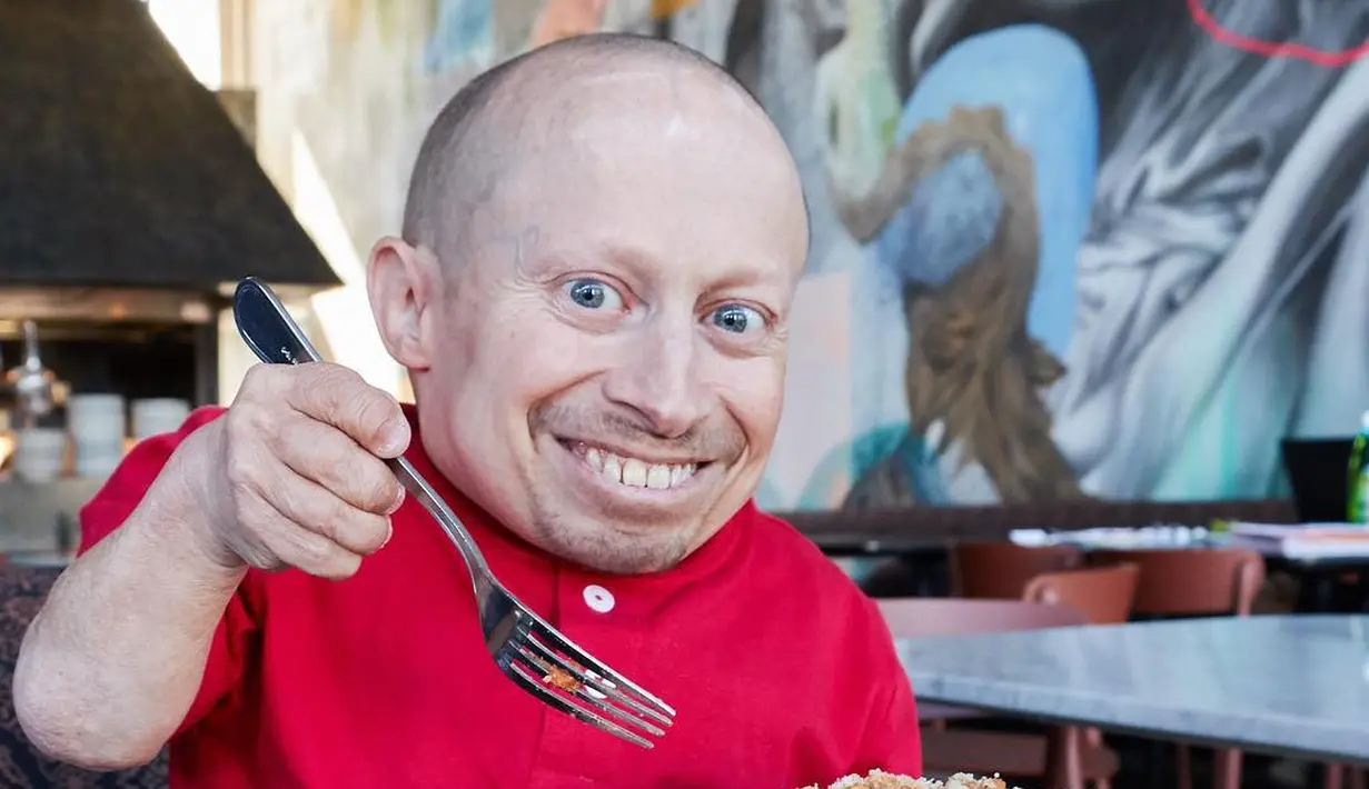 "Depresi dan bunuh diri merupakan masalah yang serius. Kita tak tahu pertarungan apa yang dihadapi seseorang di dalam dirinya. Bersikaplah baik kepada orang lain," tutup pihak keluarga. (Foto: instagram.com/vernetroyer)