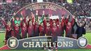 Vissel Kobe resmi jadi juara J1 League musim ini dan merupakan sebuah sejarah. Pelatih Takayuki Yoshida mampu membawa Vissel Kobe meraih gelar kasta teratas Liga Jepang pertama mereka sepanjang sejarah, sejak klub ini didirikan pada 1966 lalu. (AFP/Jiji Press)