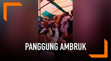 Para pemimpin partai politik nasionalis India berpidato di panggung perayaan Holi Milan. Tiba-tiba panggung mereka tempati ambruk.