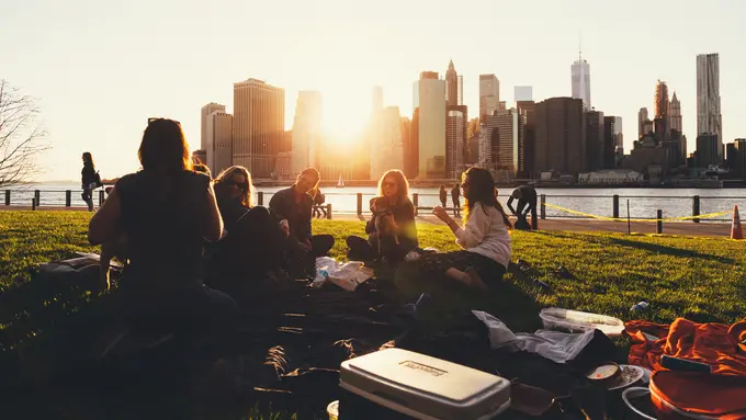 Sambil Kuliah, Ini 3 Pekerjaan Sambilan yang Cocok Buat Kamu