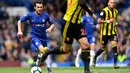 Gelandang Chelsea, Pedro, mengontrol bola saat melawan Watford pada laga Premier League di Stadion Stamford Bridge, London, Minggu (5/5). Chelsea menang 3-0 atas Watford. (AFP/Ben Stansall)
