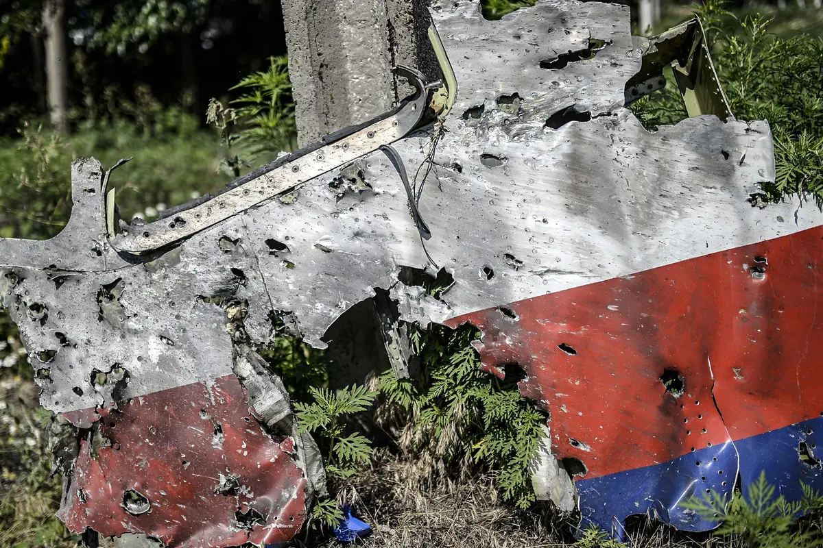 Bekas tembakan MH17 - Liputan6 Malam