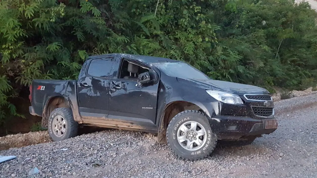 Mobil Biro Protokol dan Humas Pemprov Kalteng Kecelakaan