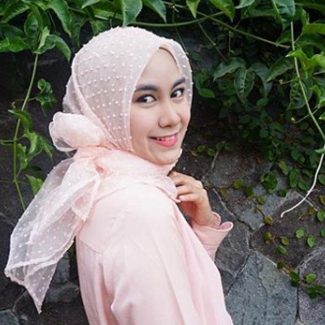 6 Sensasi Anisa Rahma Dari Personel Cherrybelle Sampai Artis Berhijab Showbiz Liputan6 Com