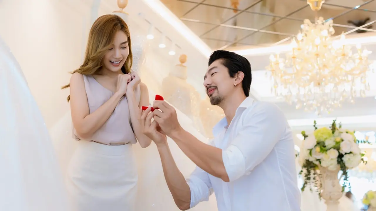 4 Persiapan Penting Sebelum Melamar Pujaan Hati, Pilihan Outfit Sampai Cincin Berlian