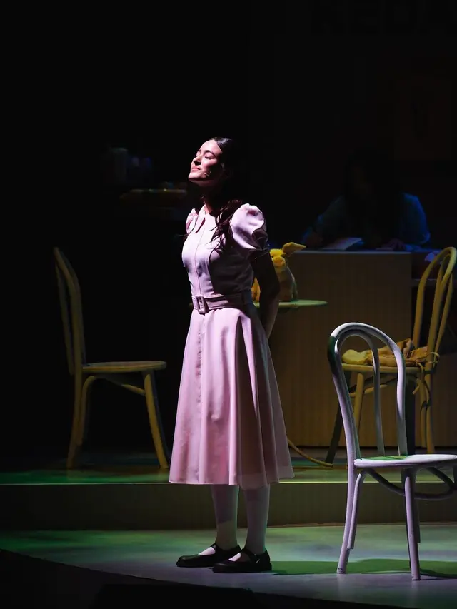 7 Potret Mawar Eva Jajal Teater Musikal, Disebut Bak Pemain Broadway