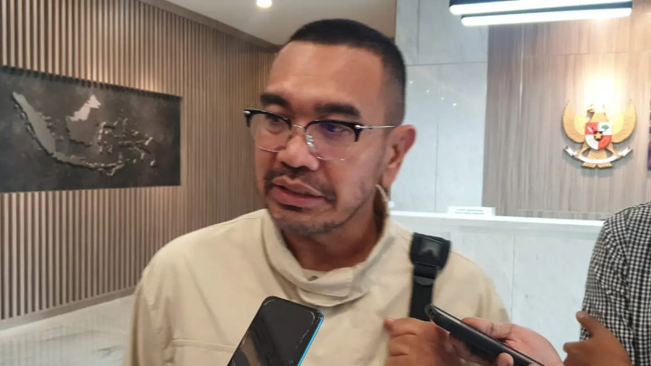 Staf Khusus Menteri BUMN Arya Sinulingga mengatakan, Kementerian BUMN dan PT Pertamina (Persero) sebagai operator akan menjalankan kebijakan yang diputuskan pemerintah mengenai wacana Pertamax akan menjadi BBM subsidi. (Arief/Liputan6.com)